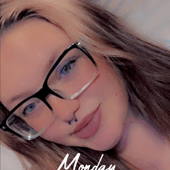 Meet your Posher, Dani - Picture 1 of 1